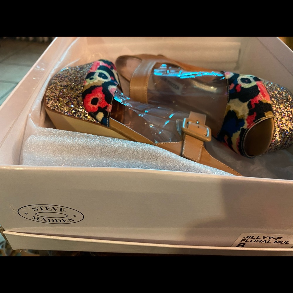 STEVEN  MADDEN 8 NEW IN BOX